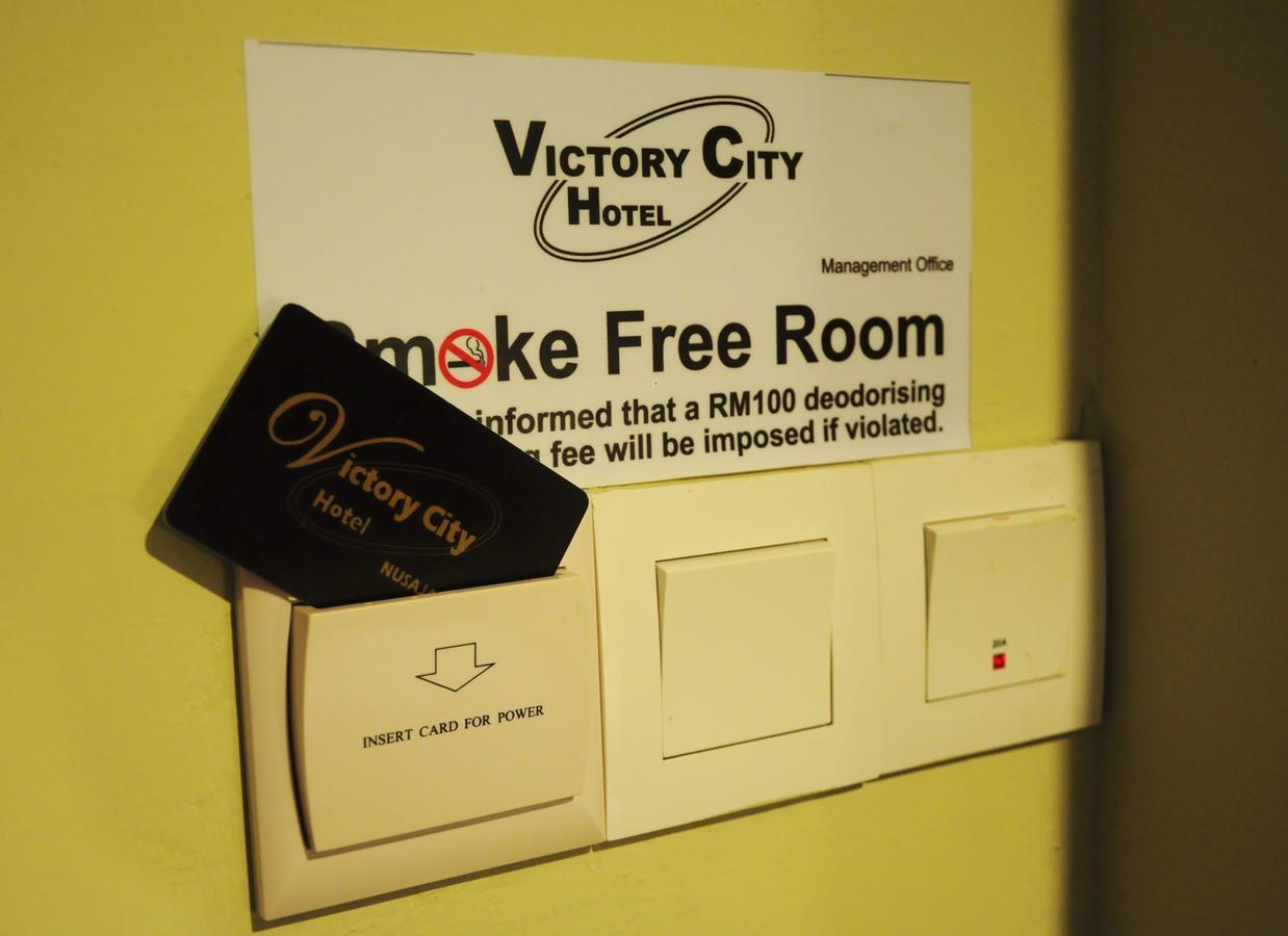 Hotel Zamburger Victory City Johor Bahru Esterno foto