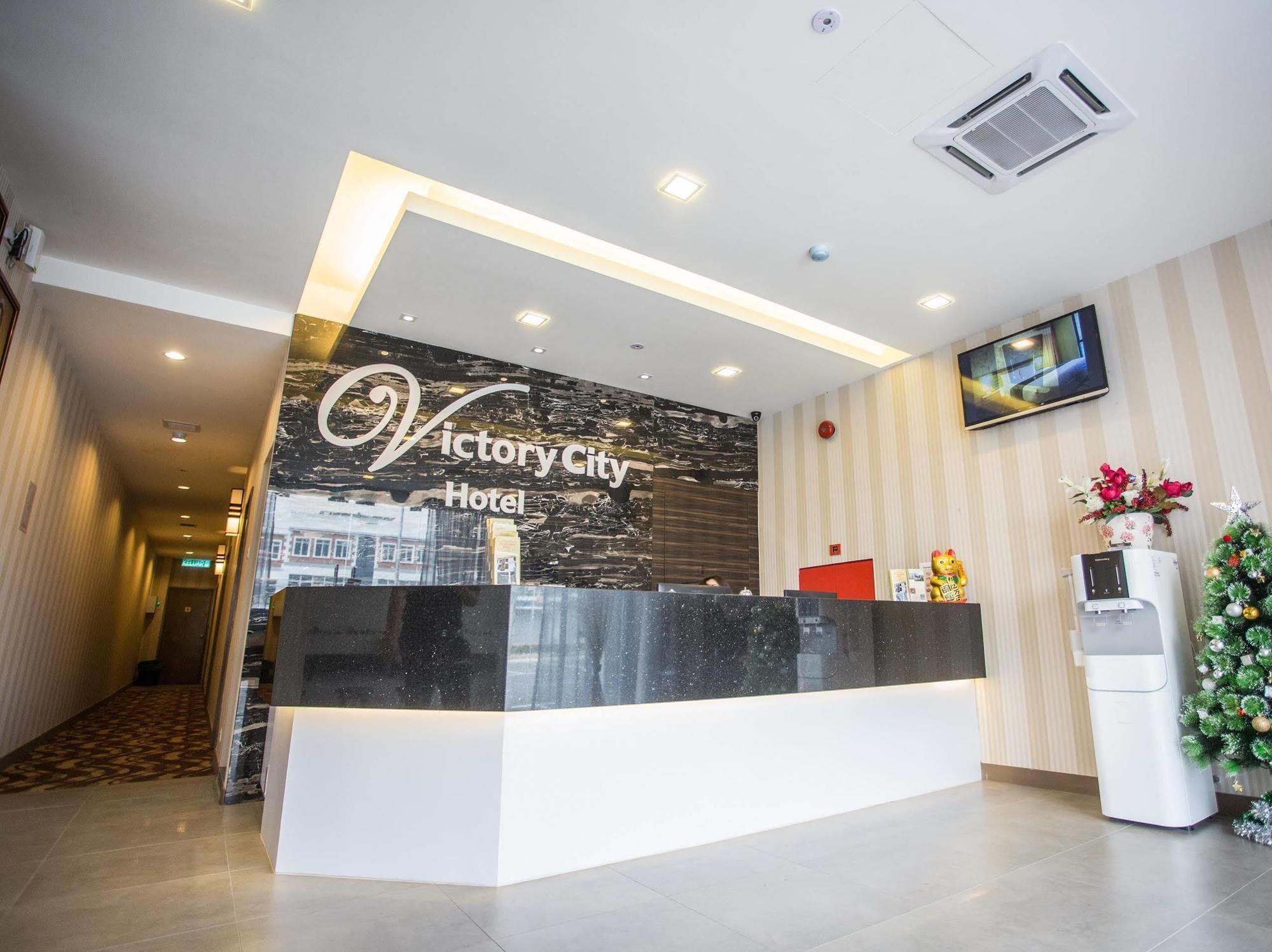 Hotel Zamburger Victory City Johor Bahru Esterno foto