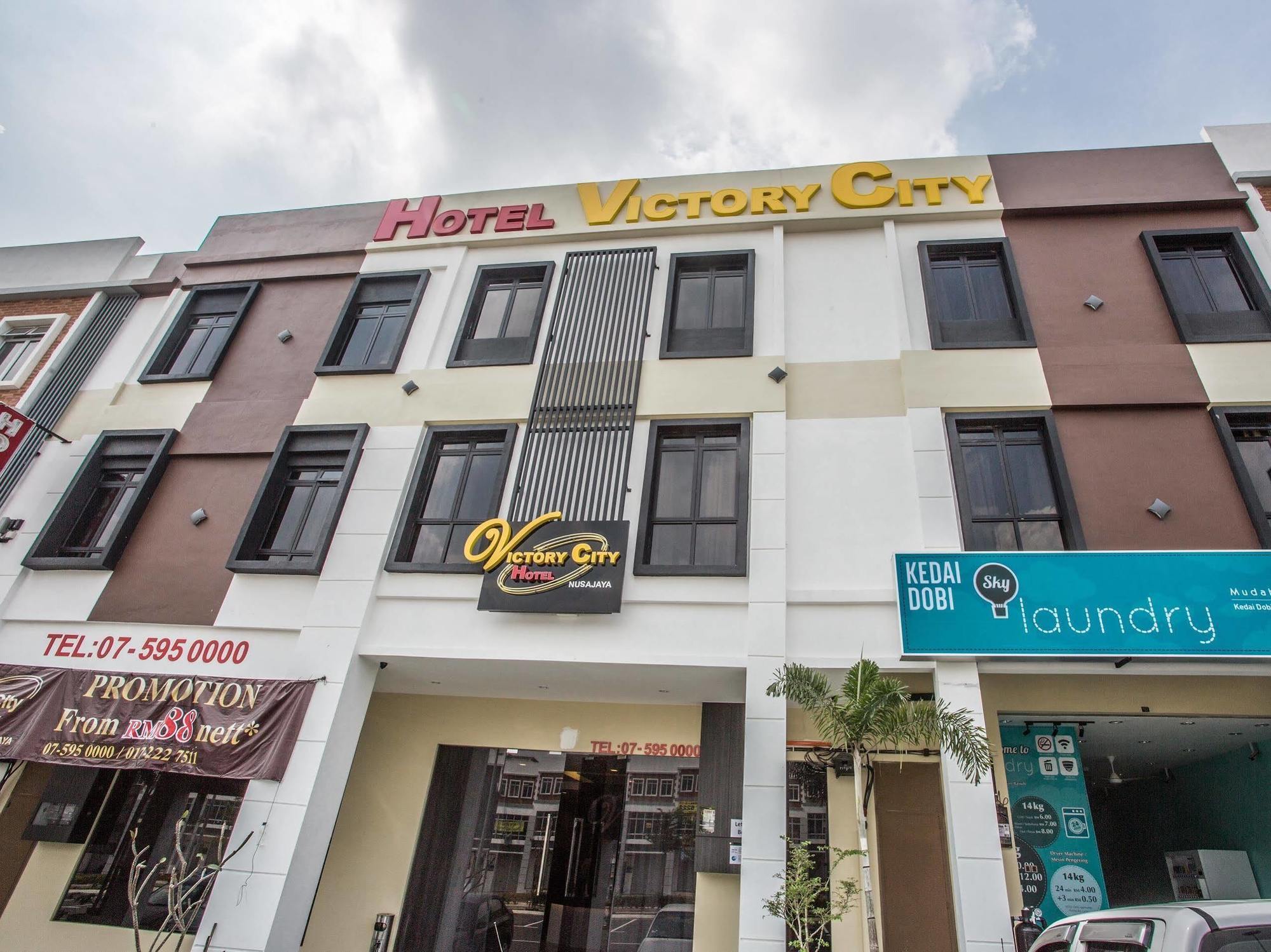 Hotel Zamburger Victory City Johor Bahru Esterno foto
