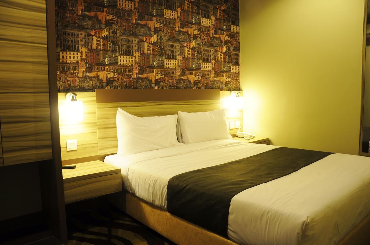 Hotel Zamburger Victory City Johor Bahru Camera foto