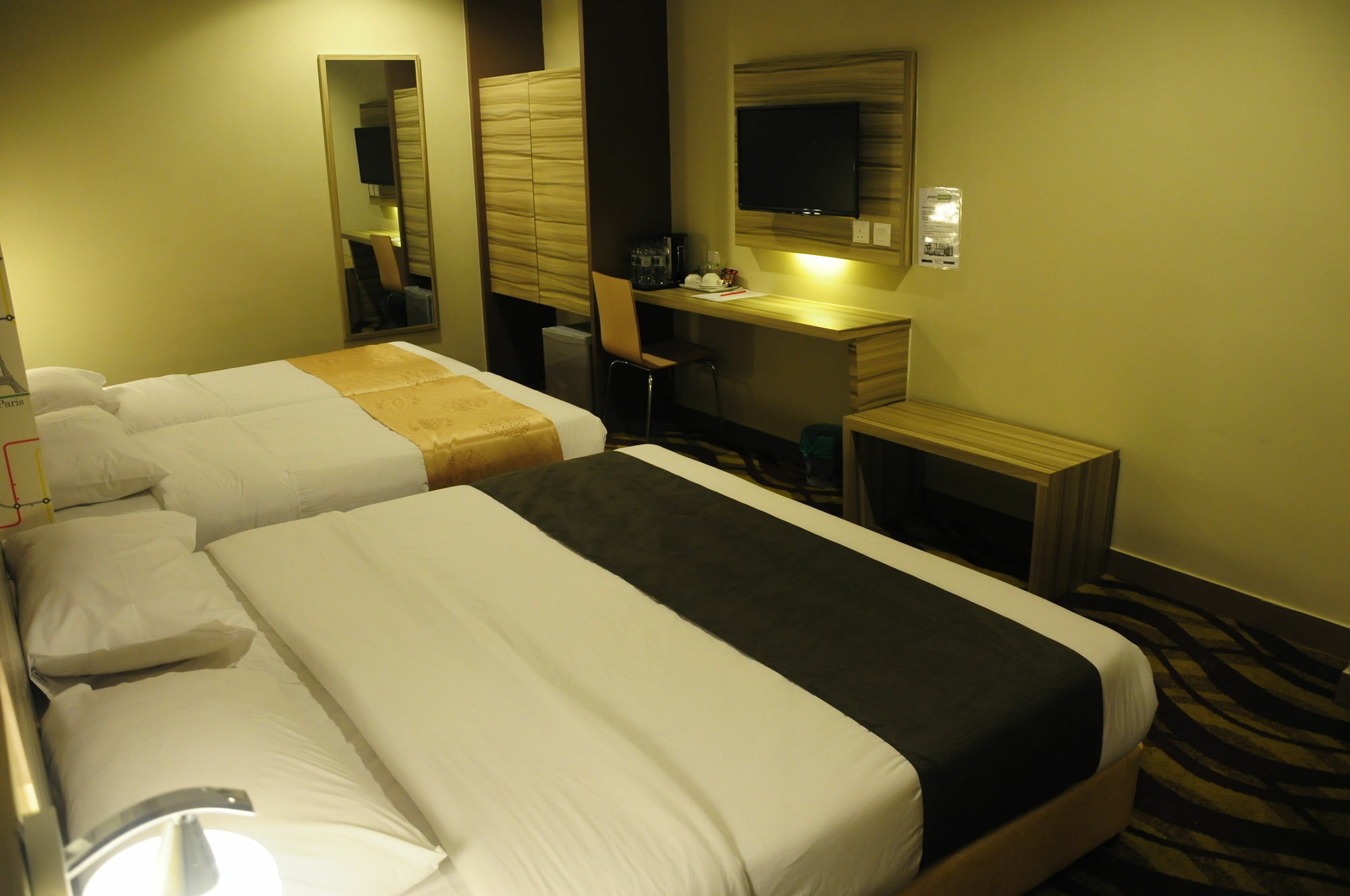 Hotel Zamburger Victory City Johor Bahru Esterno foto