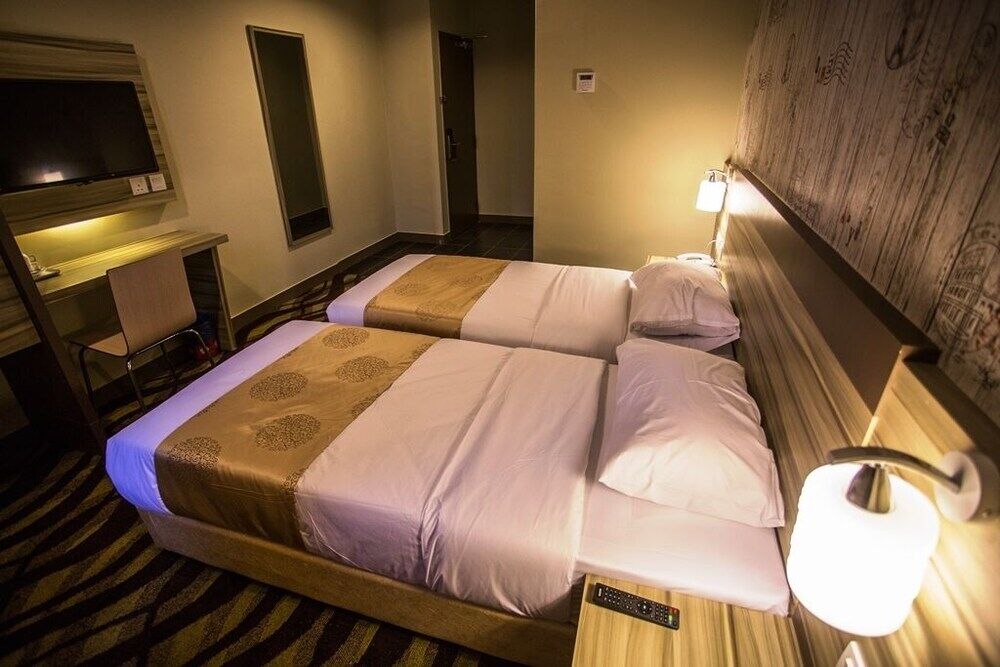 Hotel Zamburger Victory City Johor Bahru Esterno foto
